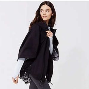 🎉🎉NWT Lou & Grey Black windbreaker poncho 🎉🎉
